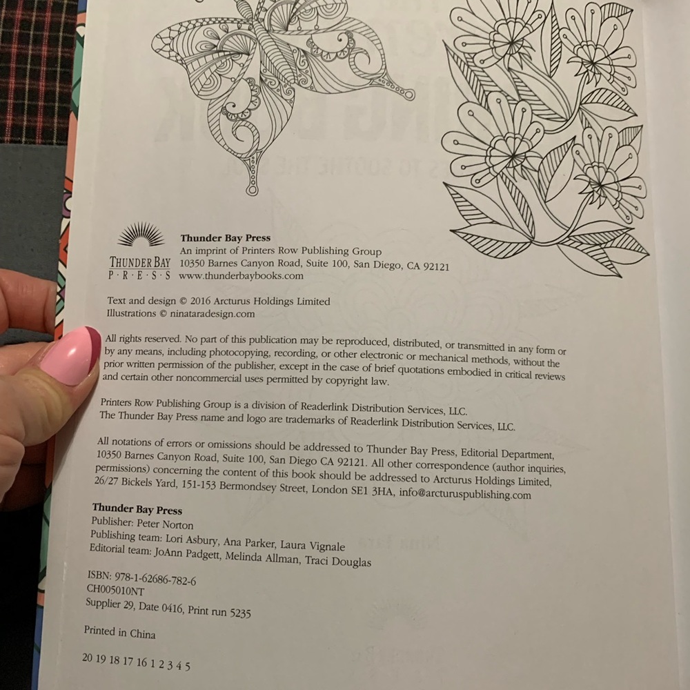 ADULT COLORING BOOK - Picture 3 of 4